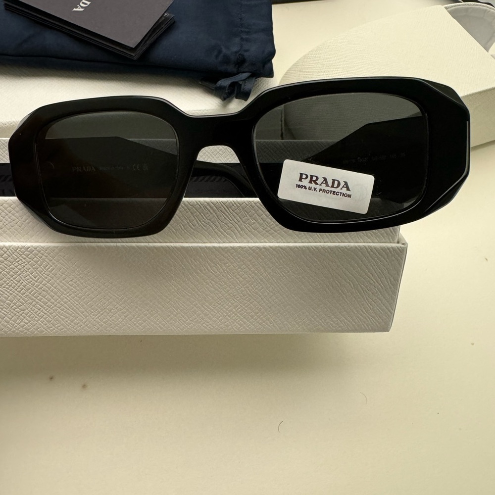 Prada sunglasses new !! Never worn